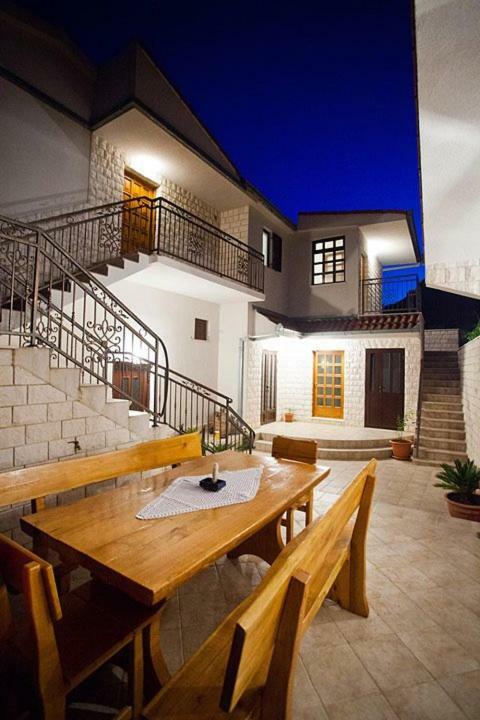 The Ana Apartments Komiža Exterior foto