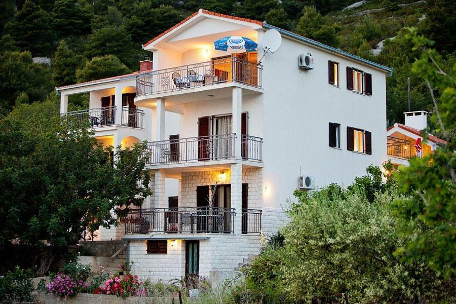 The Ana Apartments Komiža Exterior foto